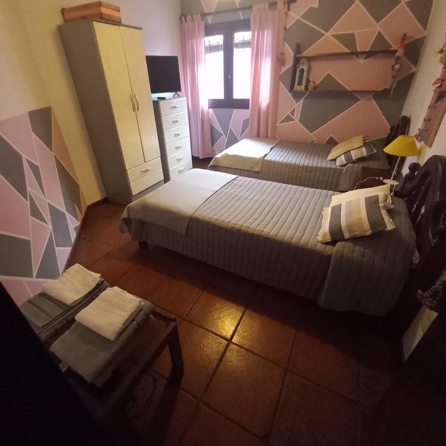 Casa Confortable - Parque Central - Estacionamiento, Patio, 3 Banos, 5 Habitaciones - La Cieneguita Екстериор снимка
