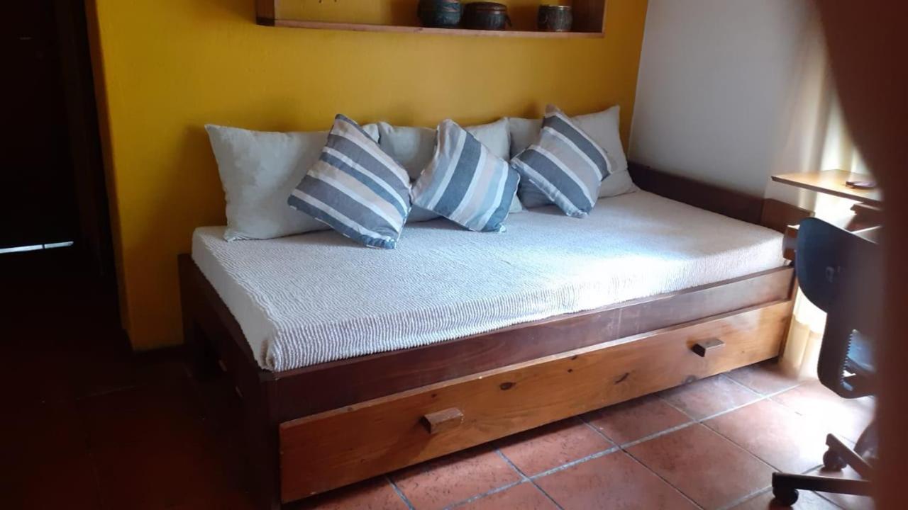 Casa Confortable - Parque Central - Estacionamiento, Patio, 3 Banos, 5 Habitaciones - La Cieneguita Екстериор снимка