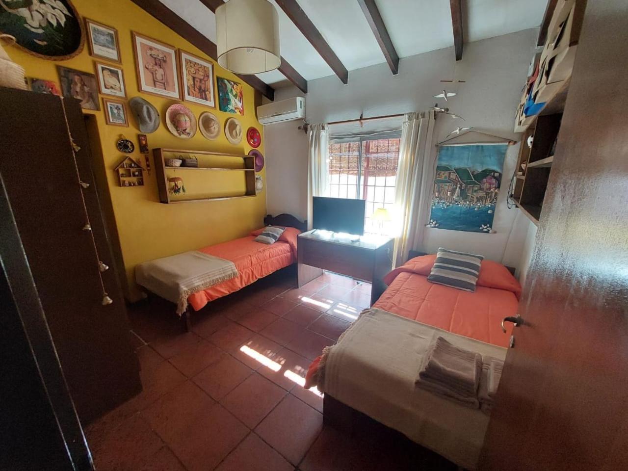 Casa Confortable - Parque Central - Estacionamiento, Patio, 3 Banos, 5 Habitaciones - La Cieneguita Екстериор снимка