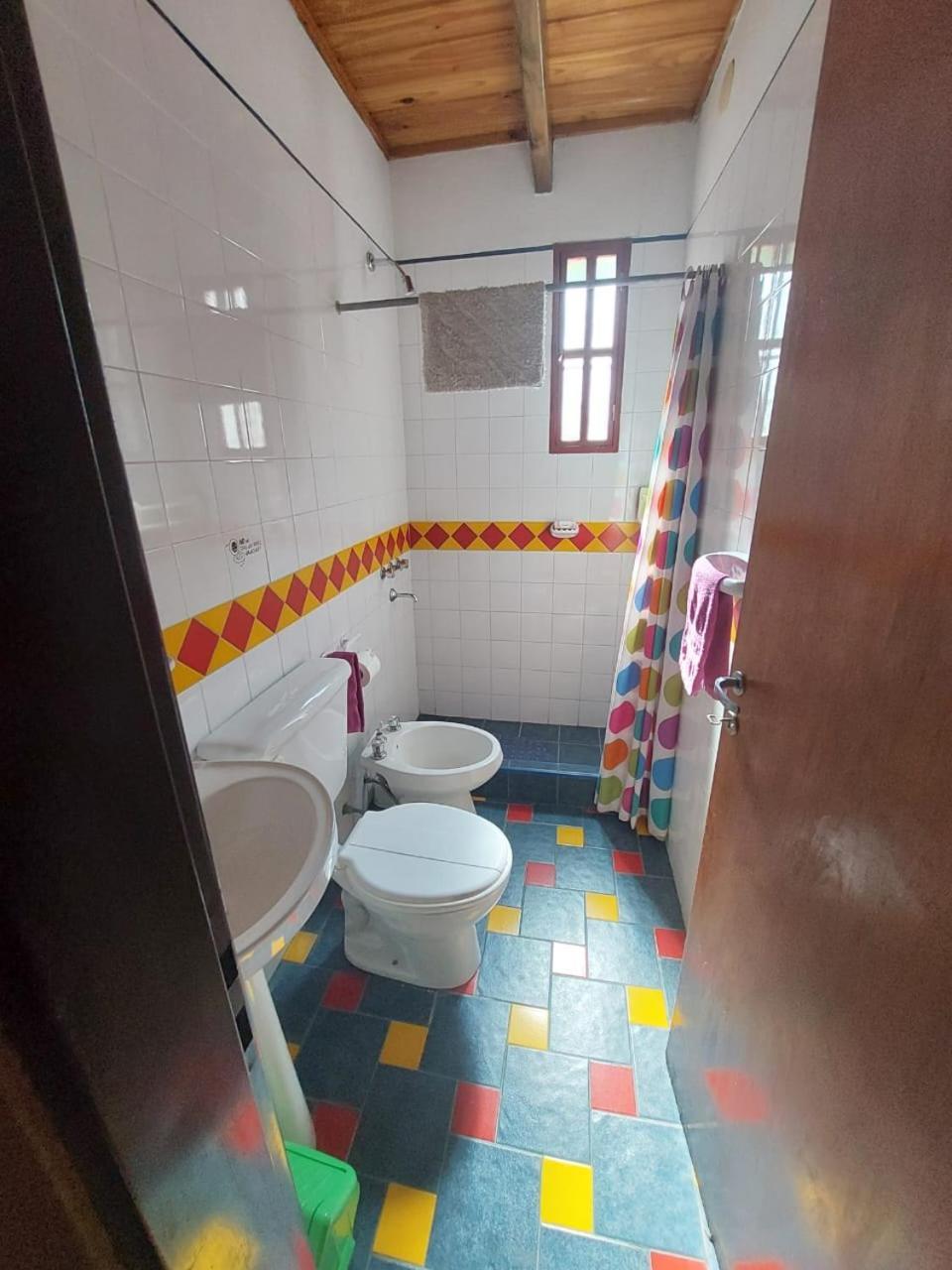 Casa Confortable - Parque Central - Estacionamiento, Patio, 3 Banos, 5 Habitaciones - La Cieneguita Екстериор снимка